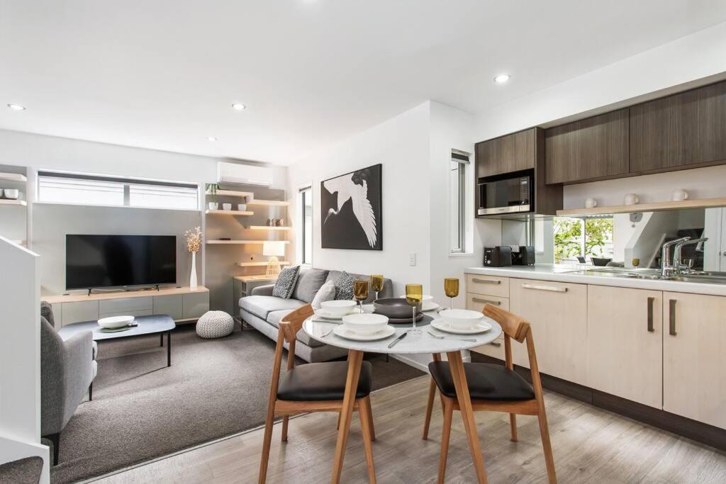 Convenient Urban Townhouse 2 Carparks Available Apartment Christchurch Ngoại thất bức ảnh