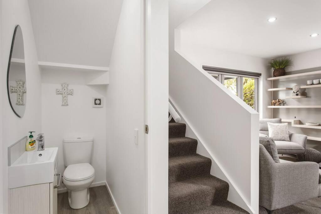 Convenient Urban Townhouse 2 Carparks Available Apartment Christchurch Ngoại thất bức ảnh