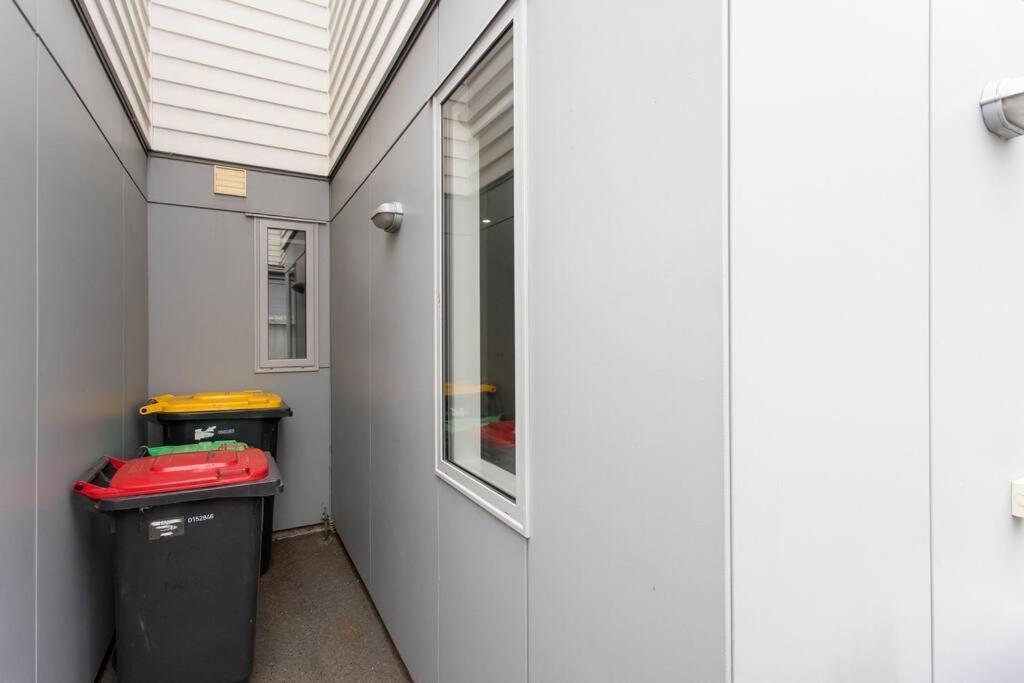 Convenient Urban Townhouse 2 Carparks Available Apartment Christchurch Ngoại thất bức ảnh